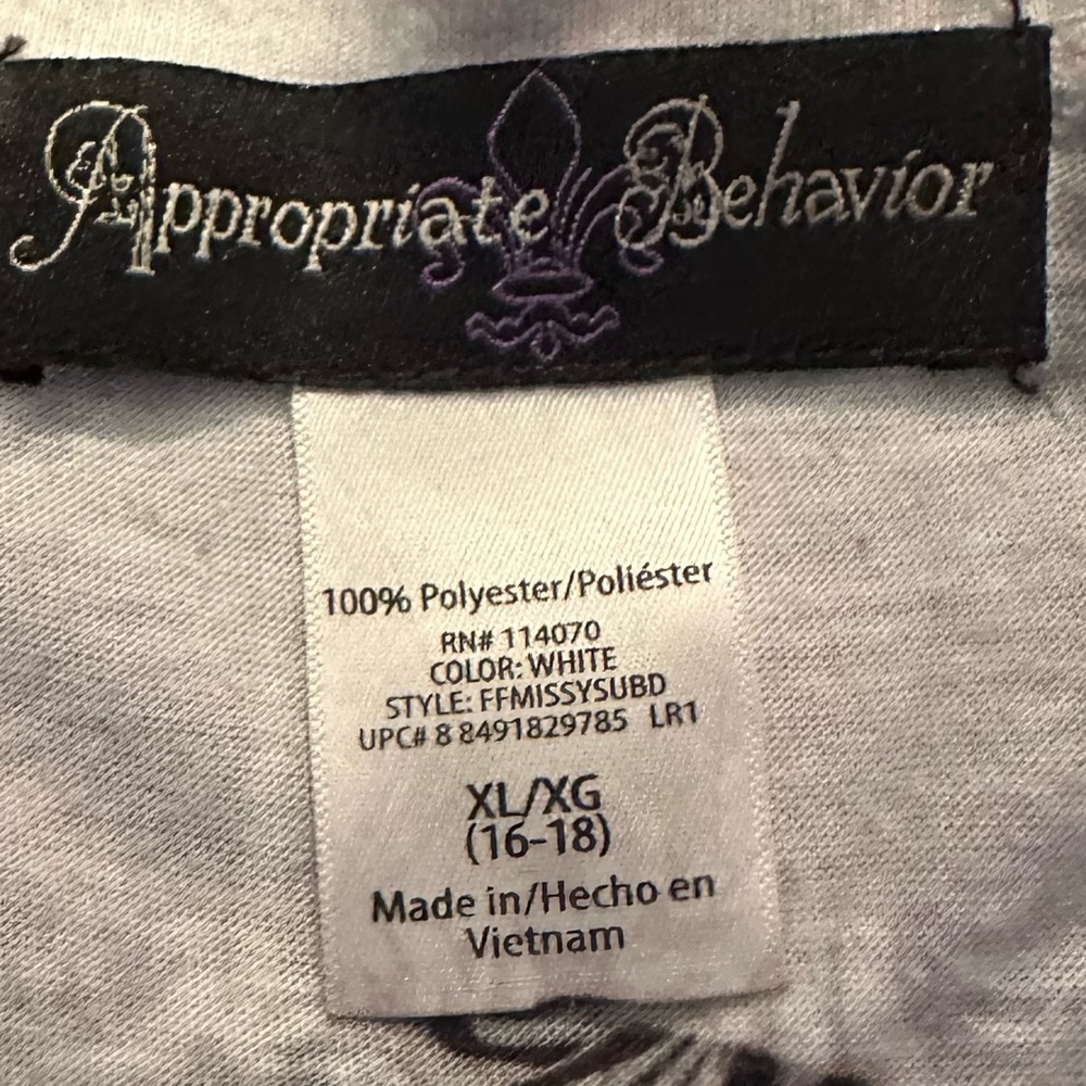 Appropriate Behavior - Picture 4 of 5